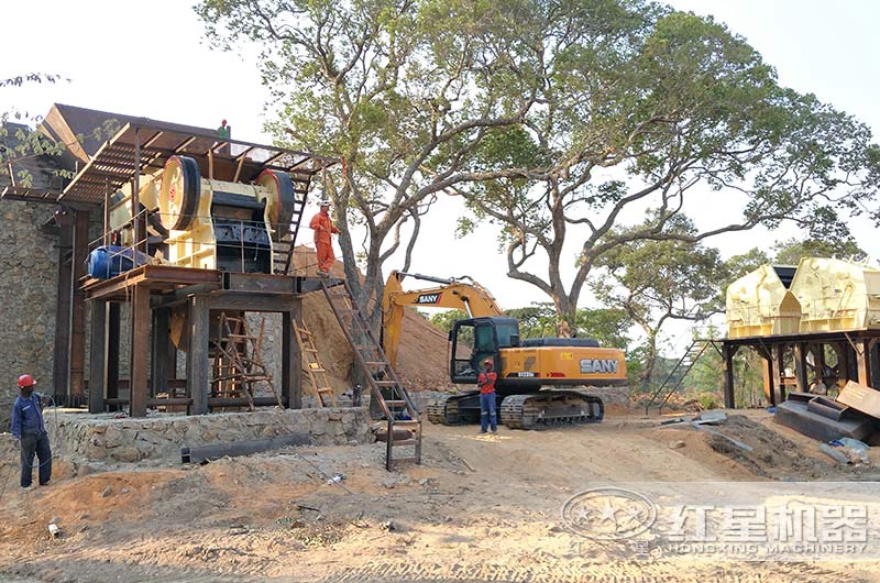 頁巖破碎、制砂海外生產(chǎn)現(xiàn)場搭建中 頁巖破碎、制砂海外生產(chǎn)現(xiàn)場搭建中